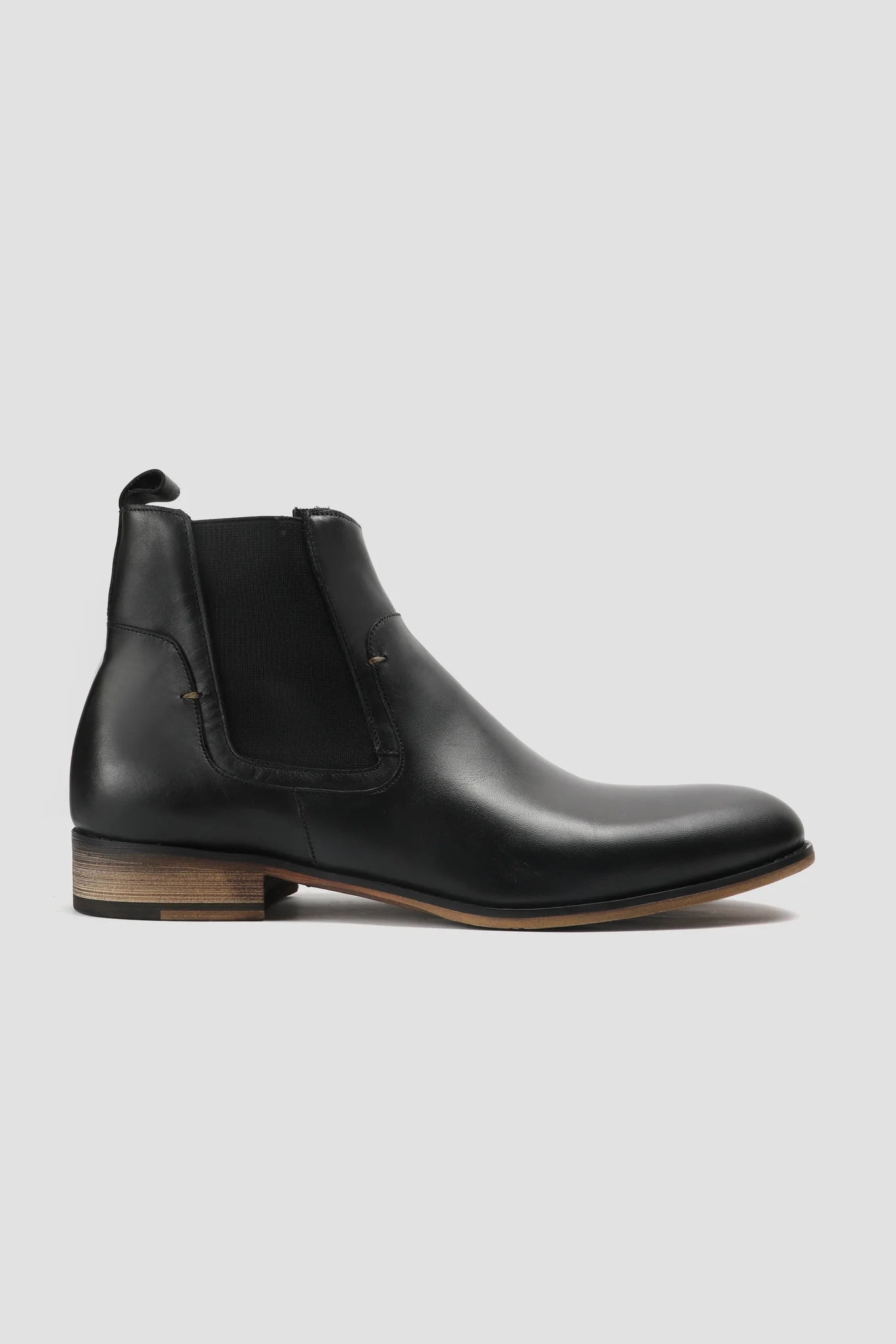 Balerion Plain-Toe Chelsea – Black Genuine Leather