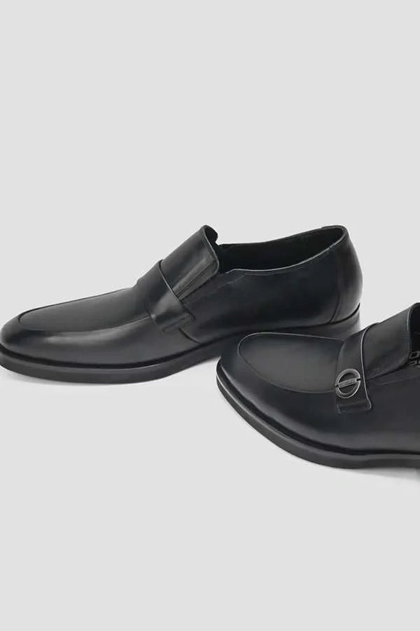 Balerion Toe Strap Black Loafer