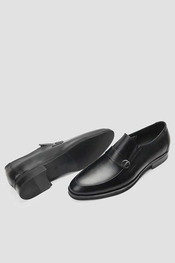 Balerion Toe Strap Black Loafer