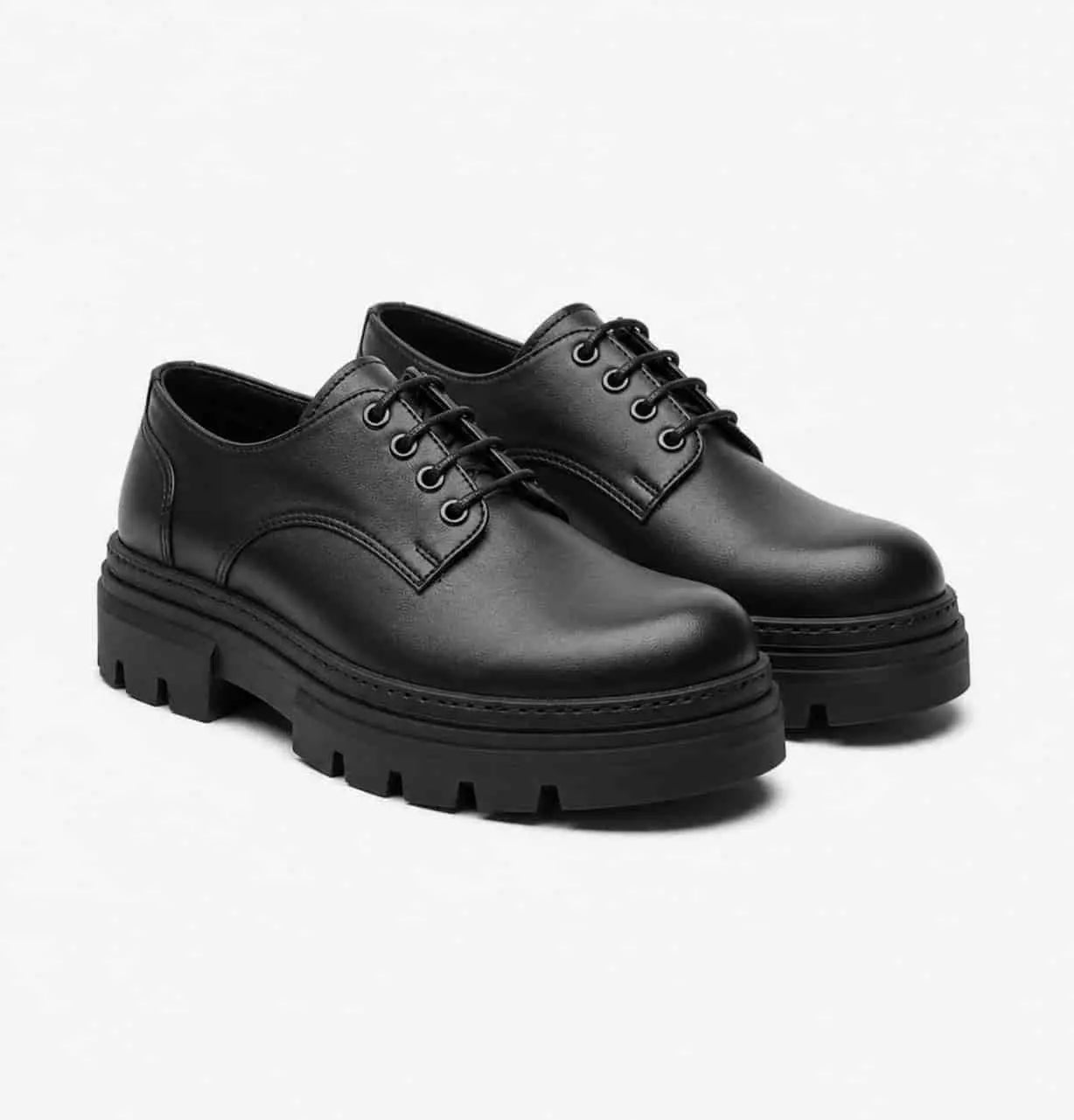 V1 Chunky Black Shoes