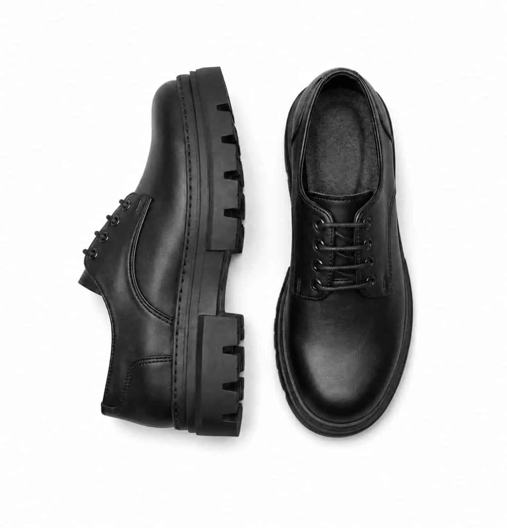 V1 Chunky Black Shoes